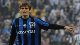 نجم أتلانتا يرد على إمكانية انتقاله لبرشلونة