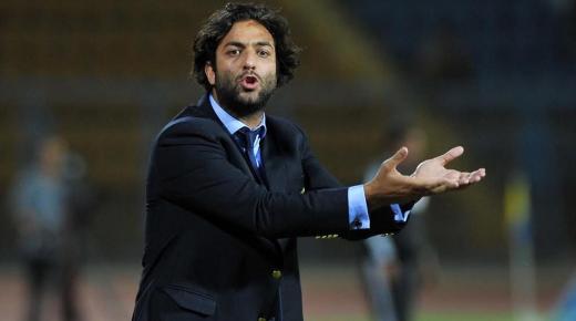 ميدو يدافع عن نفسه بعد صورة الخطيب: الله يخرب بيت اللي اخترع اللجان الإلكترونية”
