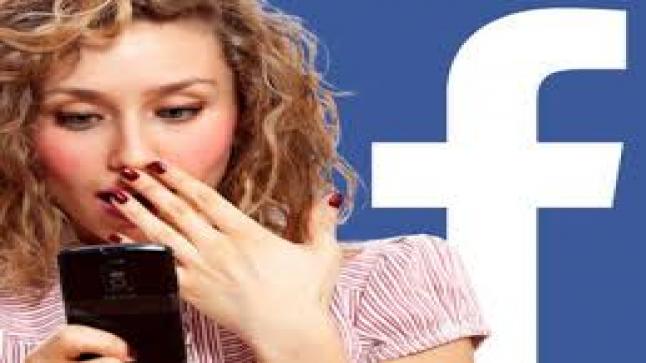 ولايات أمريكا تقاضي “فيسبوك”.. وتبحث عن تفكيك عملاق التواصل الاجتماعي