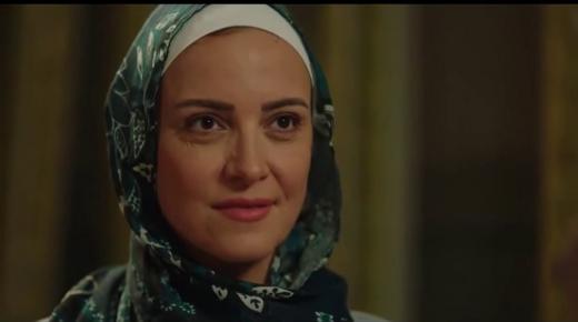 ريهام عبدالغفور: “فخورة بتجاعيدي ومش هعمل عمليات تجميل”