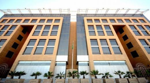 “الرياض”: إنهاء خدمات قاضيين لمخالفة أصول العمل القضائي